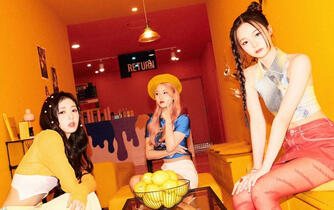 MiU, Suhye and Gaeun as LIMELIGHT